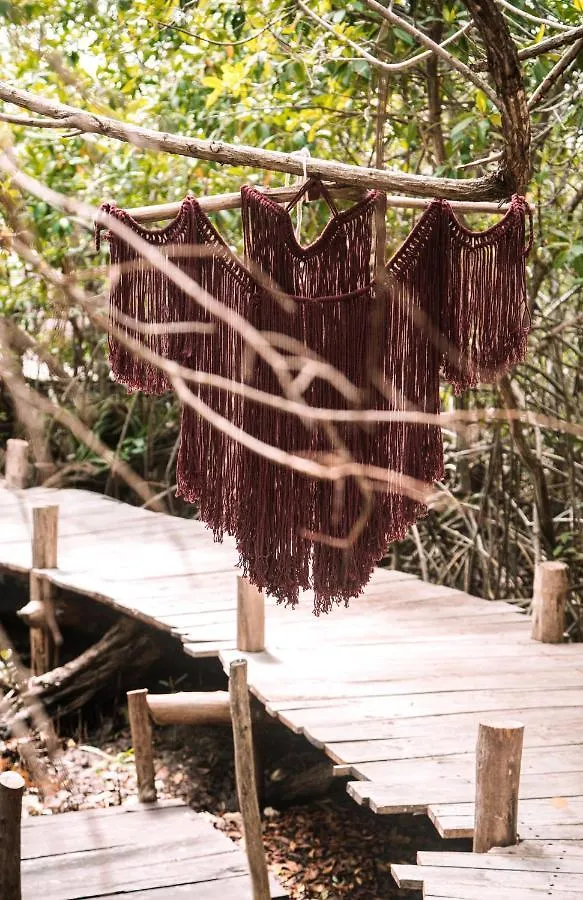 Uman Glamping & Cenote Tulum Otel